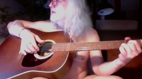 Snapshot of amberr11 chatting on February 13, 12:24 am Amberr11 online show from February 13, 12:24 am