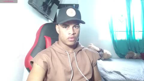 Snapshot of america_27 chatting on December 25, 9:33 pm AMILCAR online show from December 25, 9:33 pm