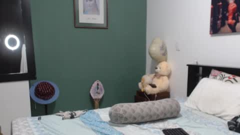 Snapshot of americanbig_dick chatting on September 19, 1:18 am Lucian online show from September 19, 1:18 am