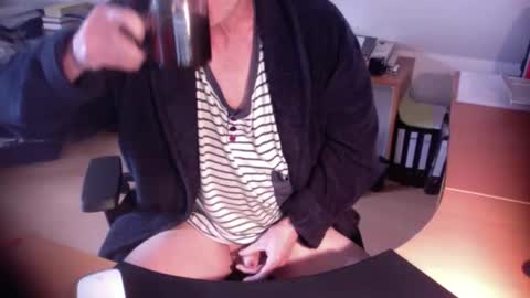 Snapshot of amor2200 chatting on October 4, 9:03 am Amor2200 online show from October 4, 9:03 am