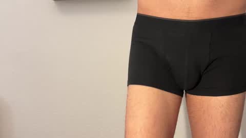 amowi online show from February 8, 1:05 pm