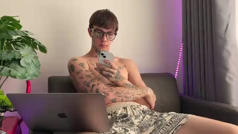 simon online show from June 15, 5:10 am