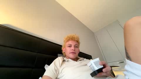 Snapshot of anddres_boss chatting on February 15, 12:11 pm Tell Me ANDRESS ----- online show from February 15, 12:11 pm
