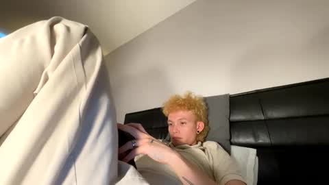 Snapshot of anddres_boss chatting on February 14, 5:46 pm Tell Me ANDRESS ----- online show from February 14, 5:46 pm