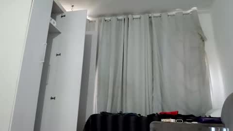 Snapshot of andemax chatting on January 15, 9:09 pm And 16.8 online show from January 15, 9:09 pm