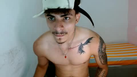 andr_093 online show from June 25, 9:03 am