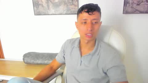 Snapshot of andre_blow chatting on September 14, 3:14 pm Andre Blow online show from September 14, 3:14 pm
