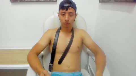 Snapshot of andre_blow chatting on September 12, 2:06 pm Andre Blow online show from September 12, 2:06 pm