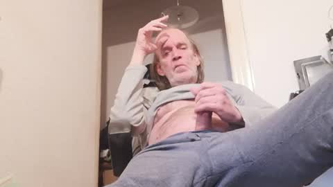 Snapshot of andreas_christian_werner chatting on January 3, 8:10 am Andreas online show from January 3, 8:10 am
