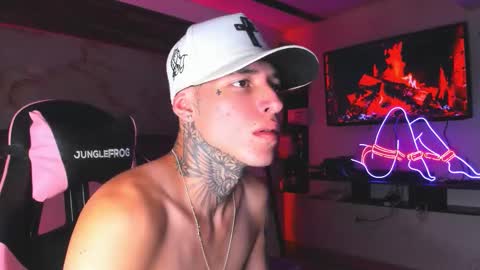 andrees_s online show from March 16, 11:47 am