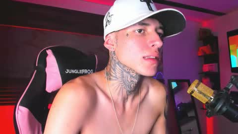 andrees_s online show from March 12, 12:24 pm