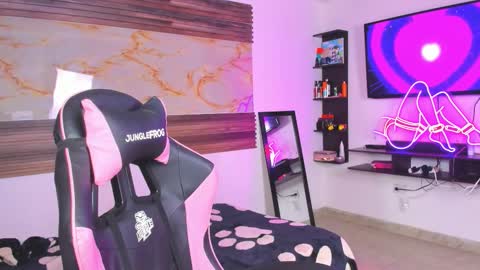 andrees_s online show from October 31, 1:07 am