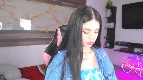 andrees_s online show from December 14, 8:16 pm