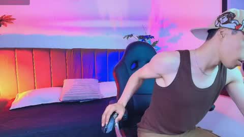 andreew_style_ online show from April 20, 9:28 pm