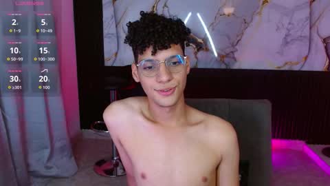 Andreh  online show from November 25, 1:40 am