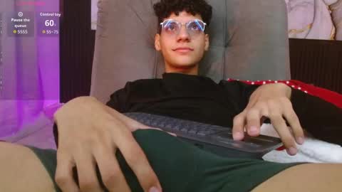 Andreh  online show from November 23, 1:38 am