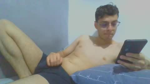 andres129494 online show from November 26, 2:25 am