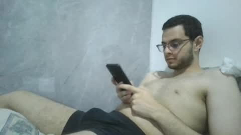 andres129494 online show from May 2, 2:14 am