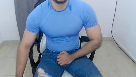 andres180950734 online show from October 17, 10:52 am