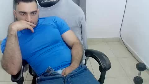 andres180950734 online show from April 21, 1:53 am