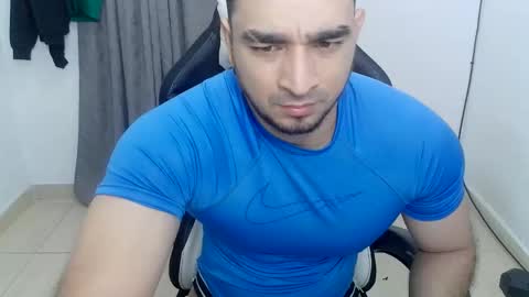 andres180950734 online show from June 11, 11:19 am