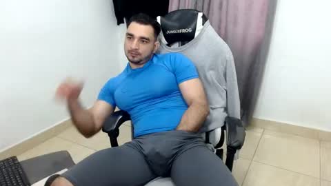 andres180950734 online show from June 27, 12:22 pm