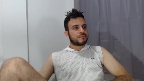 Snapshot of andres_blanco_ chatting on October 21, 9:12 am i am Andres online show from October 21, 9:12 am