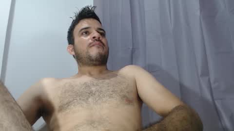 Snapshot of andres_blanco_ chatting on October 27, 7:10 am i am Andres online show from October 27, 7:10 am