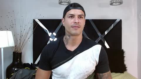 Snapshot of andres_clark chatting on March 11, 6:19 pm insta andres clark online show from March 11, 6:19 pm