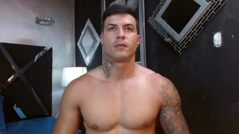 Snapshot of andres_clark chatting on December 23, 9:29 pm insta andres clark online show from December 23, 9:29 pm