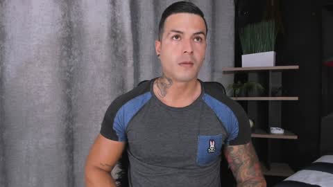 Snapshot of andres_clark chatting on January 18, 5:48 pm insta andres clark online show from January 18, 5:48 pm