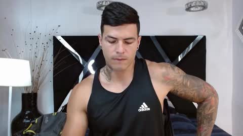 Snapshot of andres_clark chatting on March 9, 1:59 pm insta andres clark online show from March 9, 1:59 pm