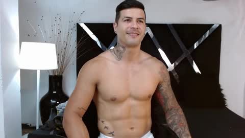 Snapshot of andres_clark chatting on February 19, 6:00 pm insta andres clark online show from February 19, 6:00 pm