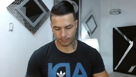 Snapshot of andres_clark chatting on February 6, 5:40 pm insta andres clark online show from February 6, 5:40 pm
