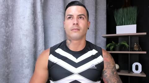 Snapshot of andres_clark chatting on January 7, 6:03 pm insta andres clark online show from January 7, 6:03 pm