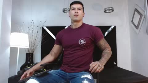 Snapshot of andres_clark chatting on February 21, 6:04 pm insta andres clark online show from February 21, 6:04 pm