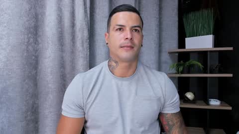Snapshot of andres_clark chatting on January 16, 6:27 pm insta andres clark online show from January 16, 6:27 pm