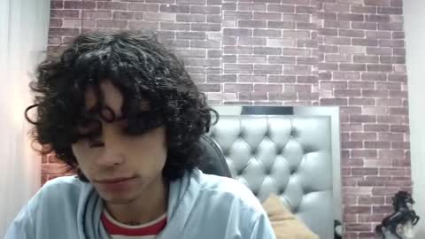 andres_ocasio online show from March 5, 12:33 pm