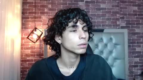 andres_ocasio online show from March 6, 12:52 pm