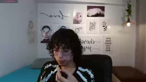 andres_ocasio online show from September 9, 8:52 pm