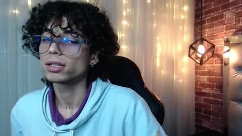 andres_ocasio online show from March 11, 1:56 pm