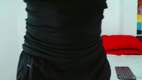 andres_santos777 online show from May 14, 2:31 am