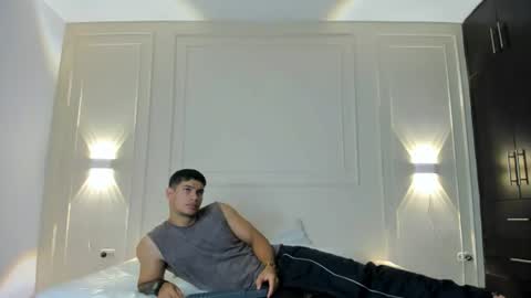 andres_stud online show from June 22, 3:46 am