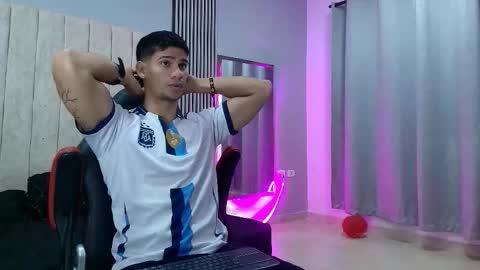 Snapshot of andres_stud chatting on September 22, 4:56 am andres_stud online show from September 22, 4:56 am