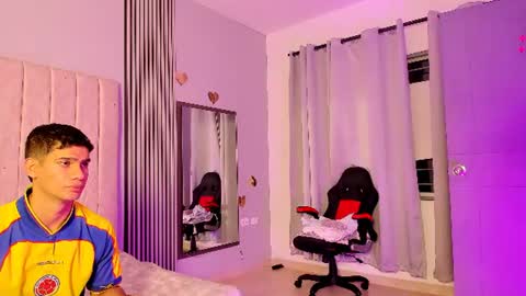 andres_stud online show from June 24, 5:32 am