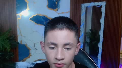 andres_tay online show from April 27, 3:47 am
