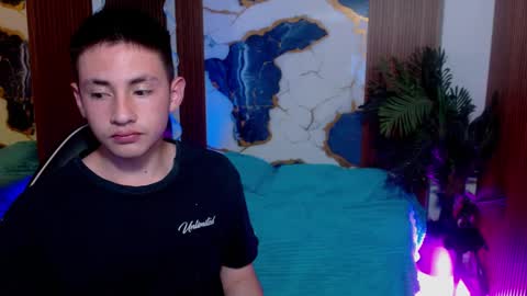 andres_tay online show from April 12, 7:54 am