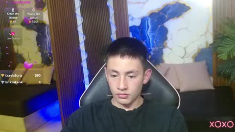 andres_tay online show from April 10, 6:20 am