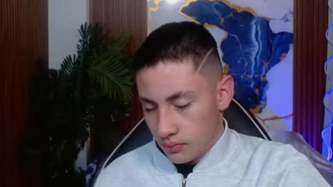 andres_tay online show from April 26, 3:37 am