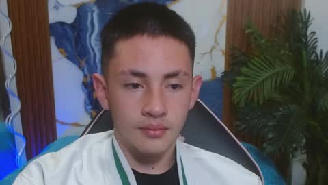 andres_tay online show from April 23, 2:38 am